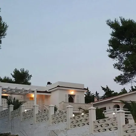 Satyria فندق مبيت وإفطار