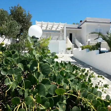 Bed & Breakfast Satyria 3*